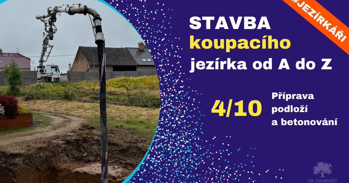 Betonování dna koupacího jezírka — zhutněné štěrkové lože, kari síť a osazená dnová vpusť před litím betonu, záběr z videa OK ZAHRADY